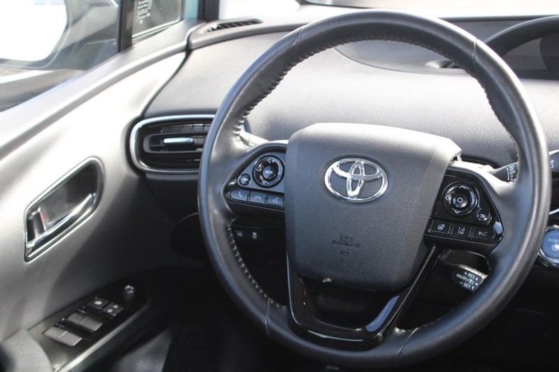 Toyota Prius Vehicle Image 12