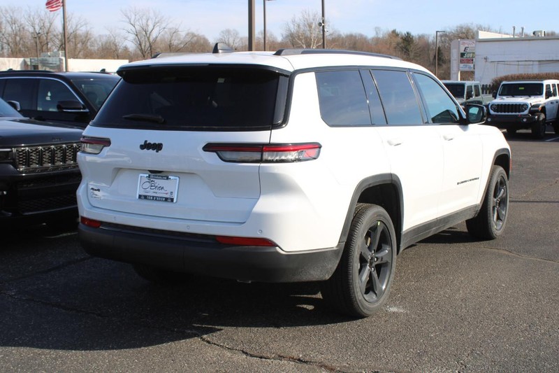 Jeep Grand Cherokee L Vehicle Image 03