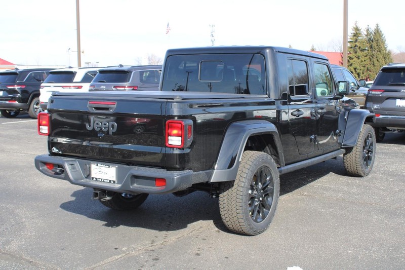 Jeep Gladiator Vehicle Image 03