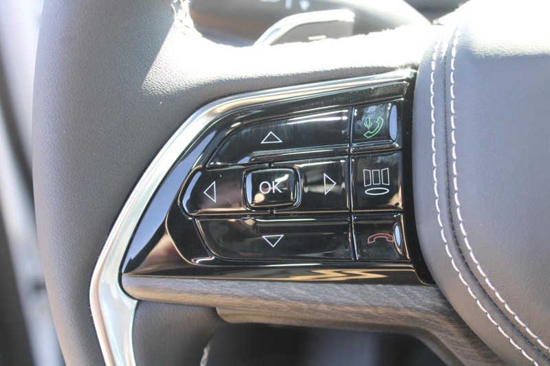 Jeep Grand Cherokee L Vehicle Image 08