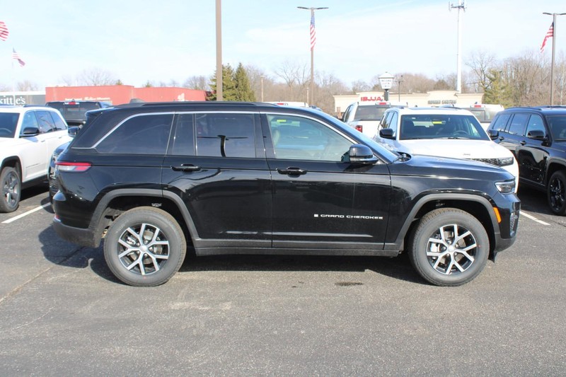 Jeep Grand Cherokee Vehicle Image 02