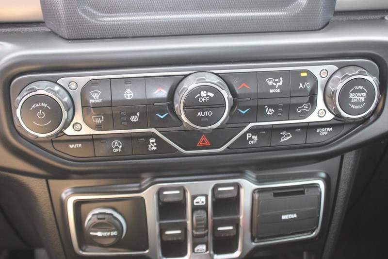 Jeep Wrangler Unlimited Vehicle Image 19