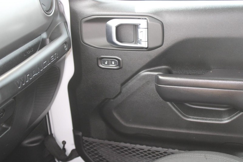 Jeep Wrangler Unlimited Vehicle Image 21