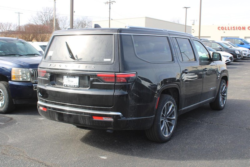 Jeep Wagoneer L Vehicle Image 03