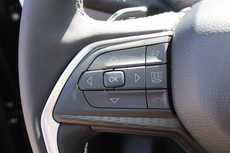Jeep Grand Cherokee Vehicle Image 08