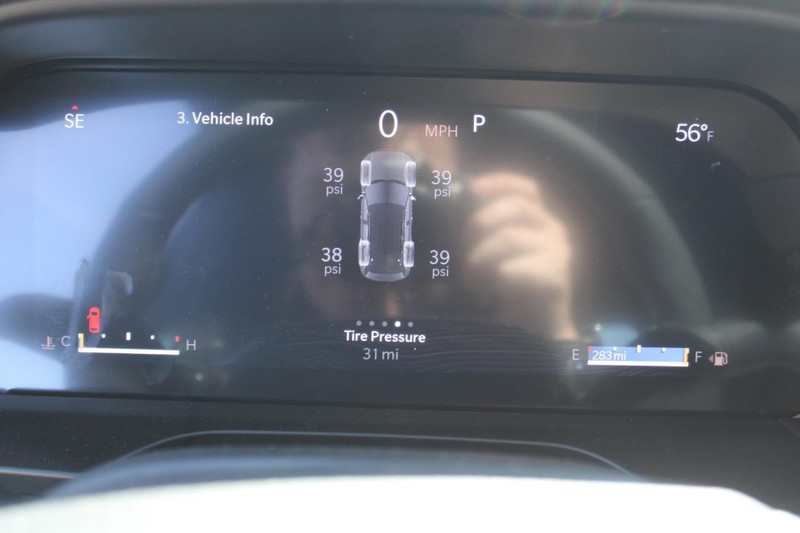 Jeep Grand Cherokee Vehicle Image 17