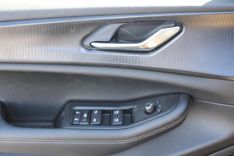 Jeep Grand Cherokee Vehicle Image 19