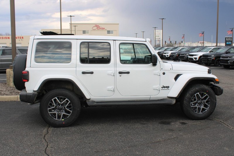 Jeep Wrangler Vehicle Image 02