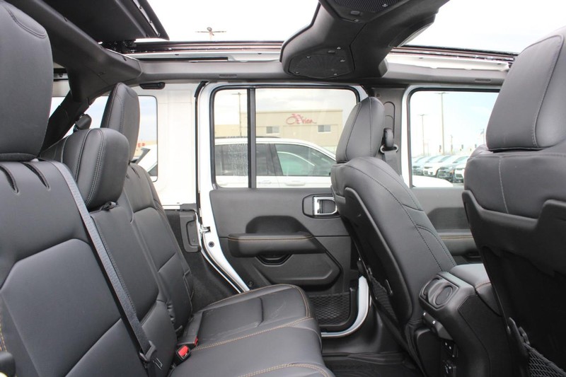Jeep Wrangler Vehicle Image 04