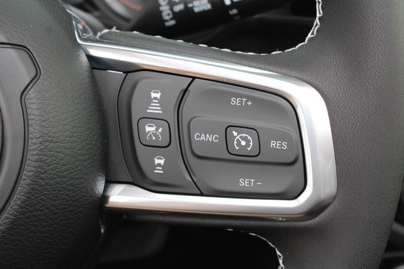 Jeep Wrangler Vehicle Image 09