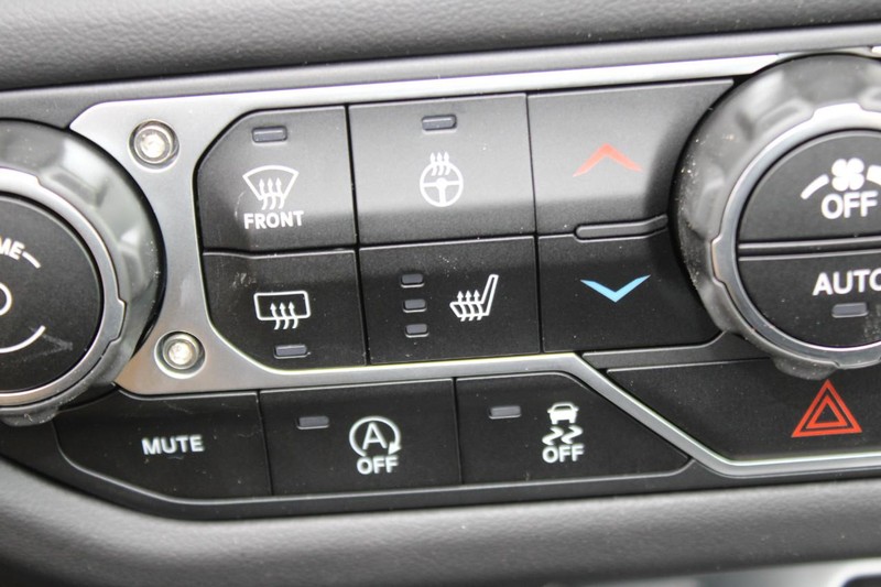 Jeep Wrangler Vehicle Image 11