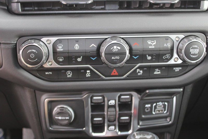 Jeep Wrangler Vehicle Image 14