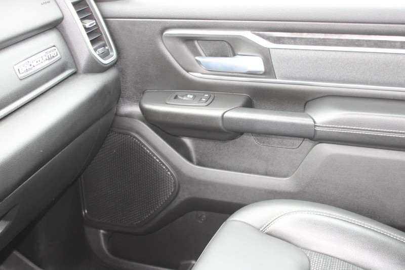 Ram 1500 Vehicle Image 21