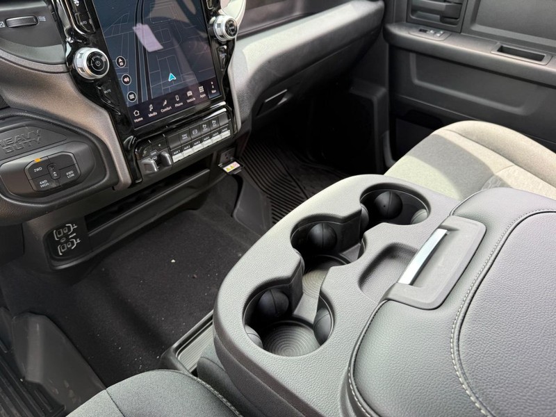 Ram 3500 Vehicle Image 12