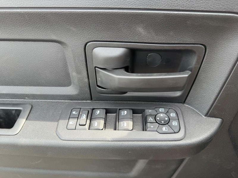 Ram 3500 Vehicle Image 16