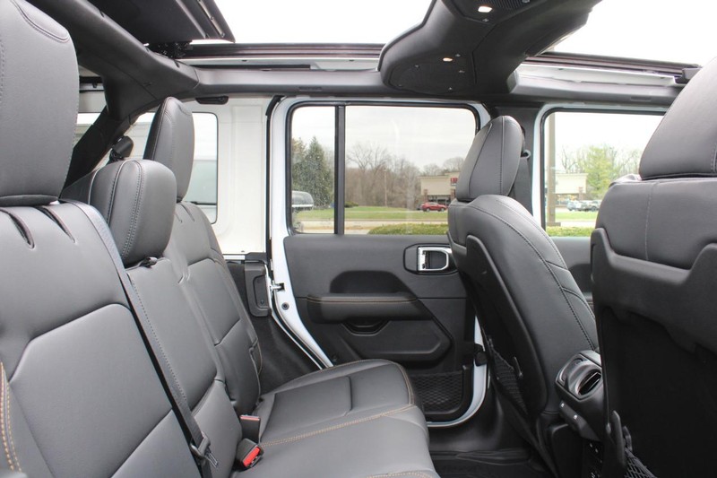 Jeep Wrangler Vehicle Image 04