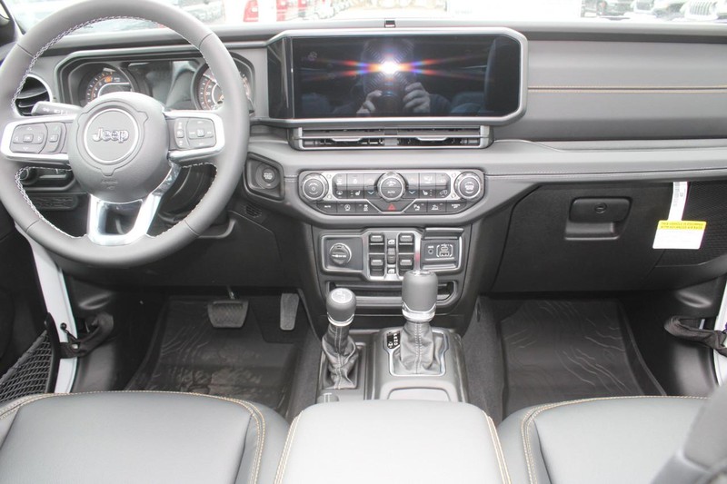 Jeep Wrangler Vehicle Image 06