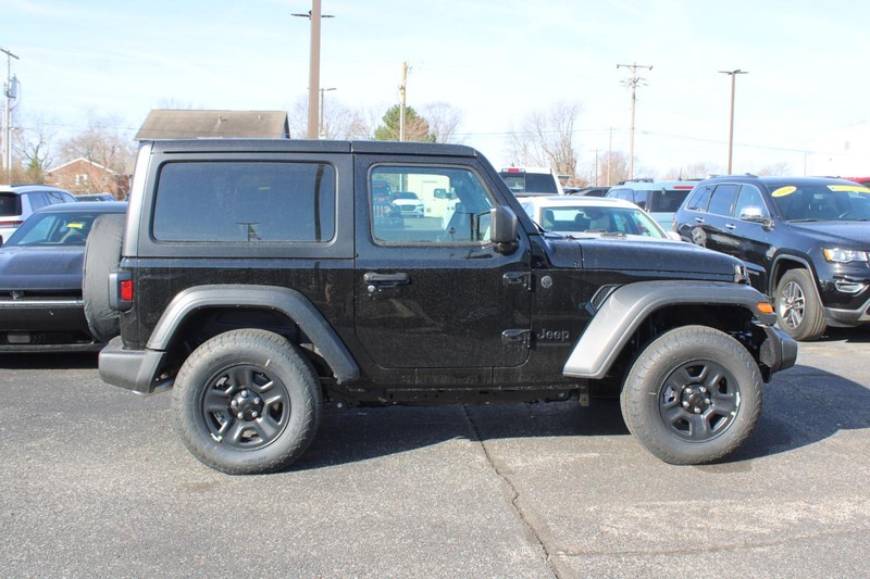 Jeep Wrangler Vehicle Image 02