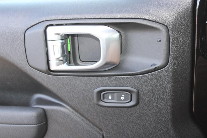 Jeep Wrangler Vehicle Image 17