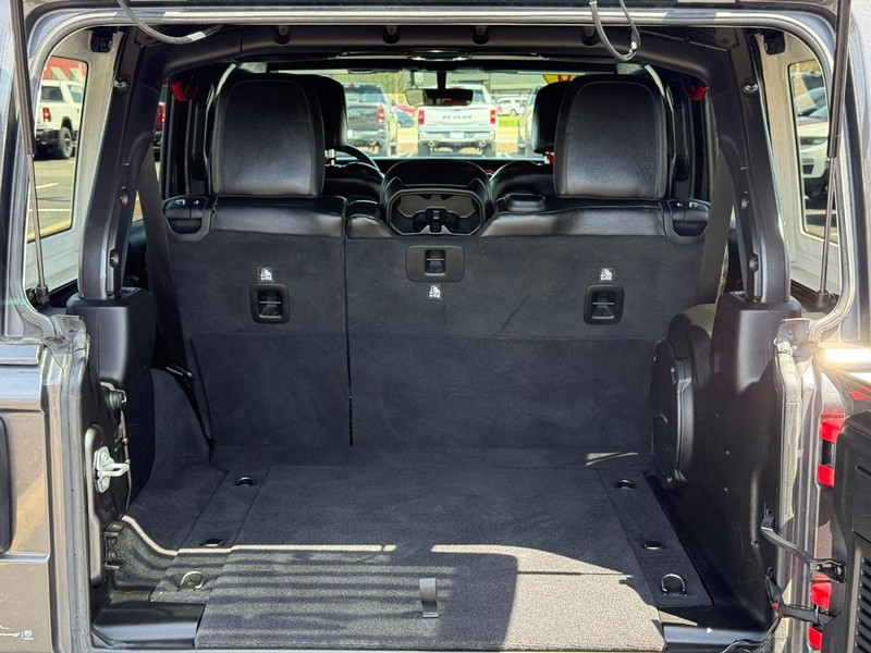 Jeep Wrangler Unlimited Vehicle Image 07