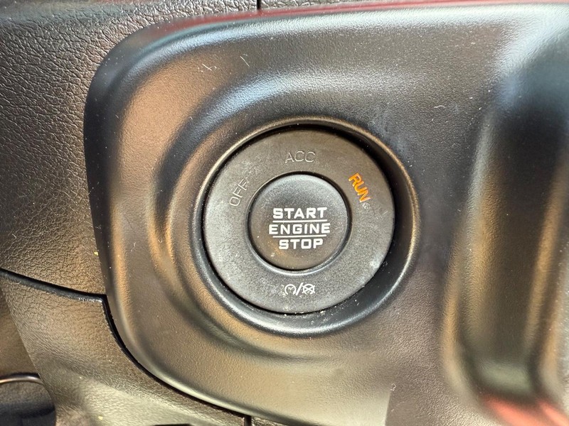 Jeep Wrangler Unlimited Vehicle Image 13