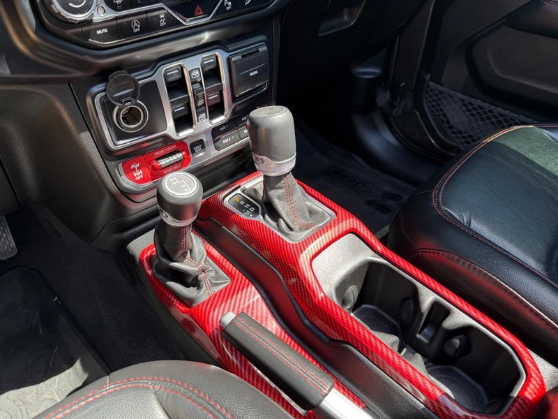 Jeep Wrangler Unlimited Vehicle Image 18