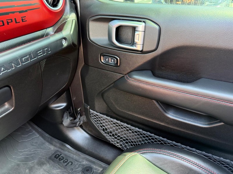 Jeep Wrangler Unlimited Vehicle Image 19