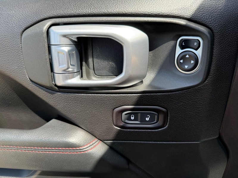Jeep Wrangler Unlimited Vehicle Image 23