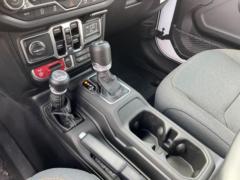 Jeep Wrangler Vehicle Image 15