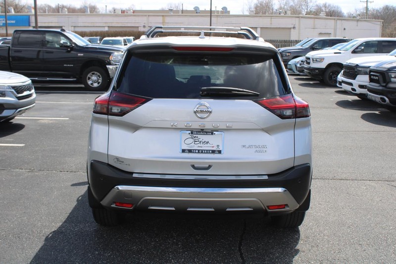 Nissan Rogue Vehicle Image 04