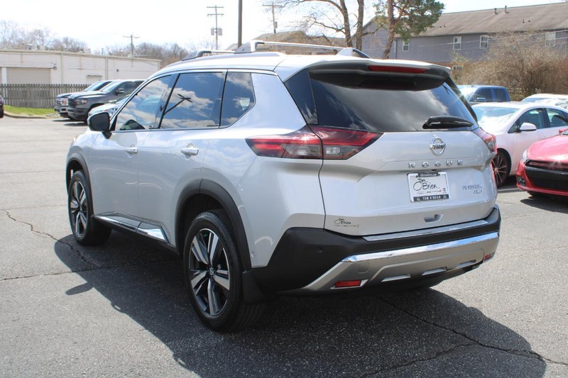 Nissan Rogue Vehicle Image 05