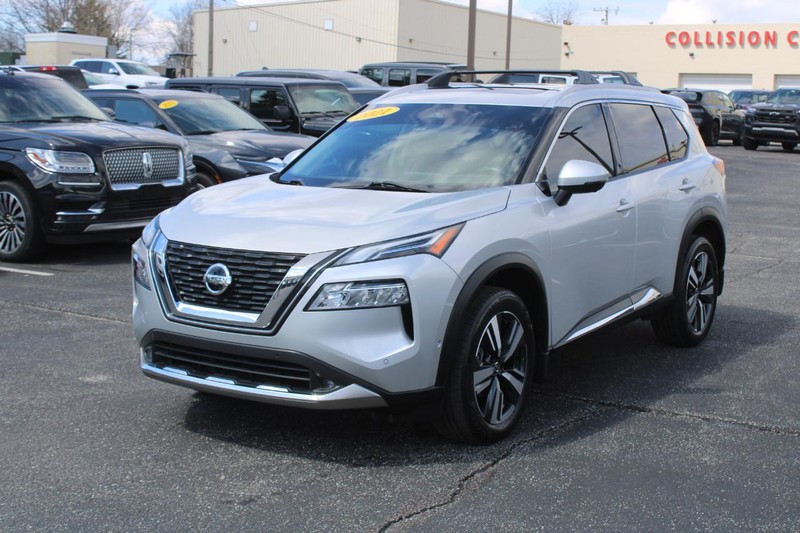Nissan Rogue Vehicle Image 09