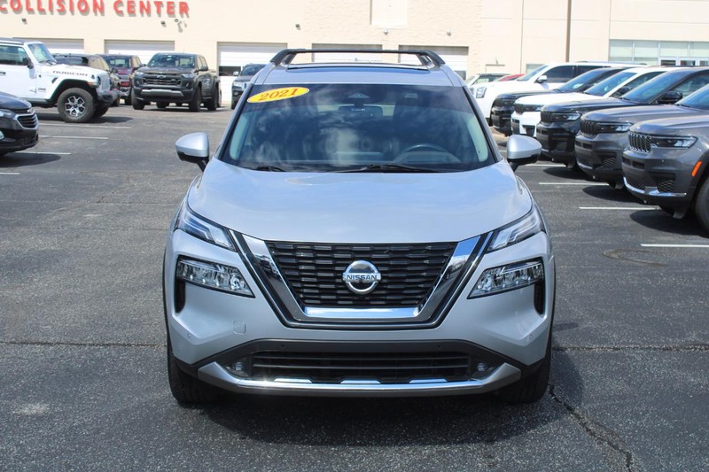 Nissan Rogue Vehicle Image 10