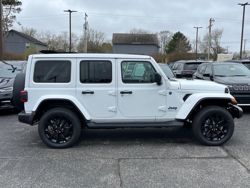 Jeep Wrangler 4xe Vehicle Image 02