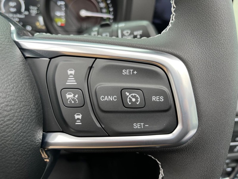 Jeep Wrangler 4xe Vehicle Image 09