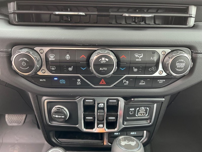 Jeep Wrangler 4xe Vehicle Image 14