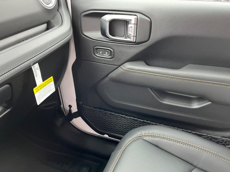 Jeep Wrangler 4xe Vehicle Image 16
