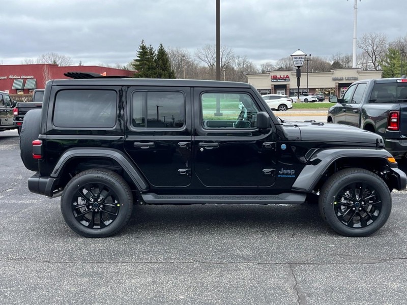 Jeep Wrangler 4xe Vehicle Image 02