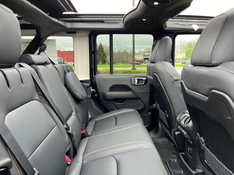 Jeep Wrangler 4xe Vehicle Image 04
