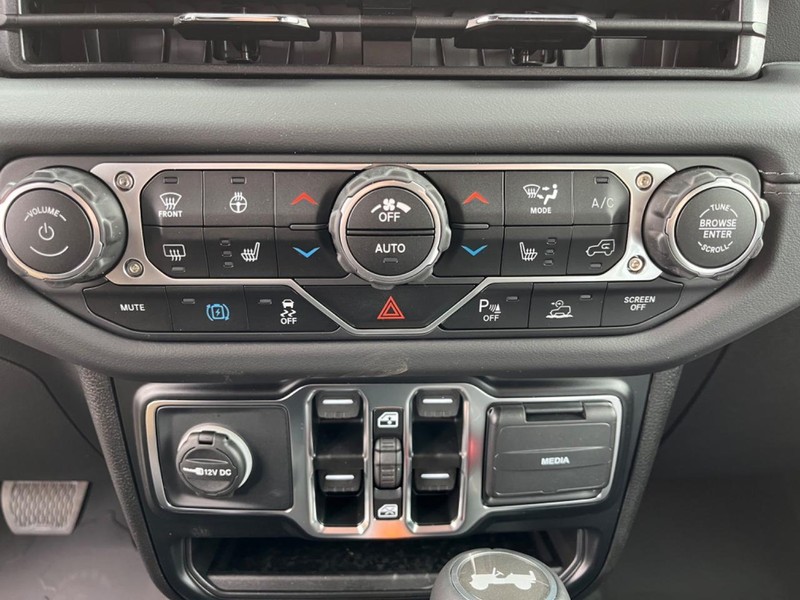 Jeep Wrangler 4xe Vehicle Image 14