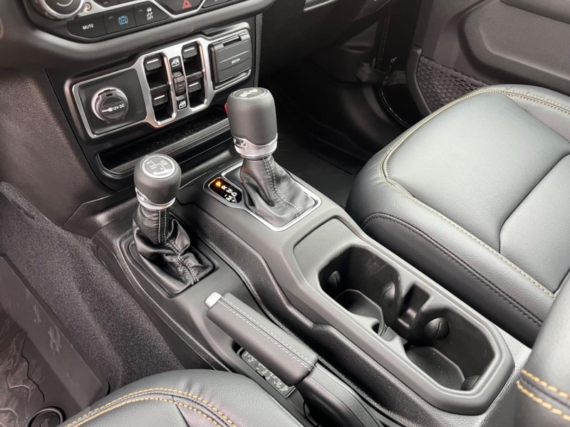 Jeep Wrangler 4xe Vehicle Image 15