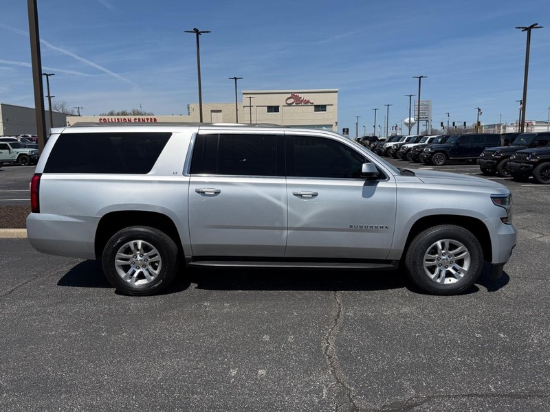 Chevrolet Suburban Vehicle Image 02