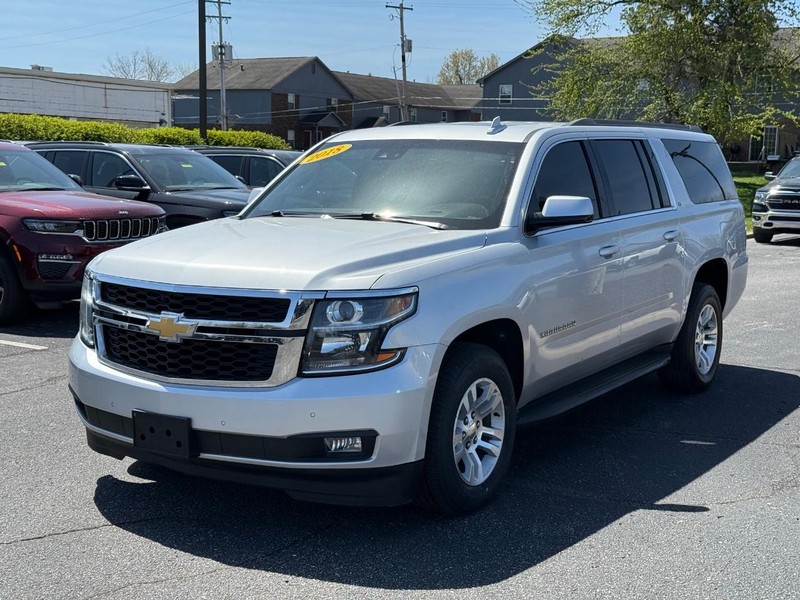 Chevrolet Suburban Vehicle Image 09