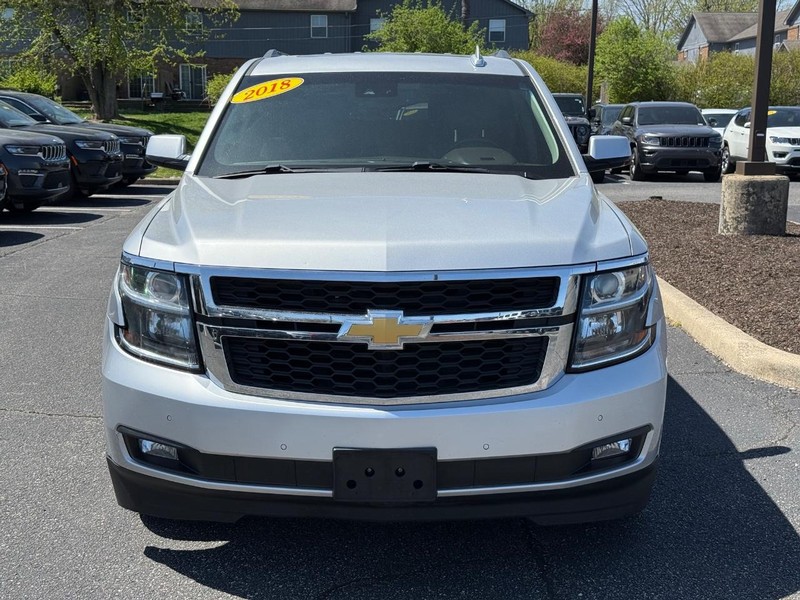 Chevrolet Suburban Vehicle Image 10
