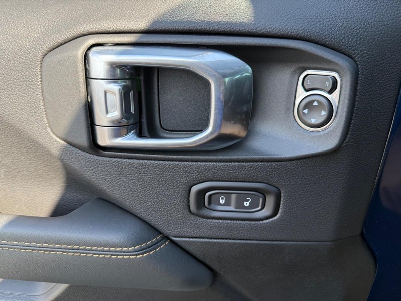 Jeep Wrangler Vehicle Image 19