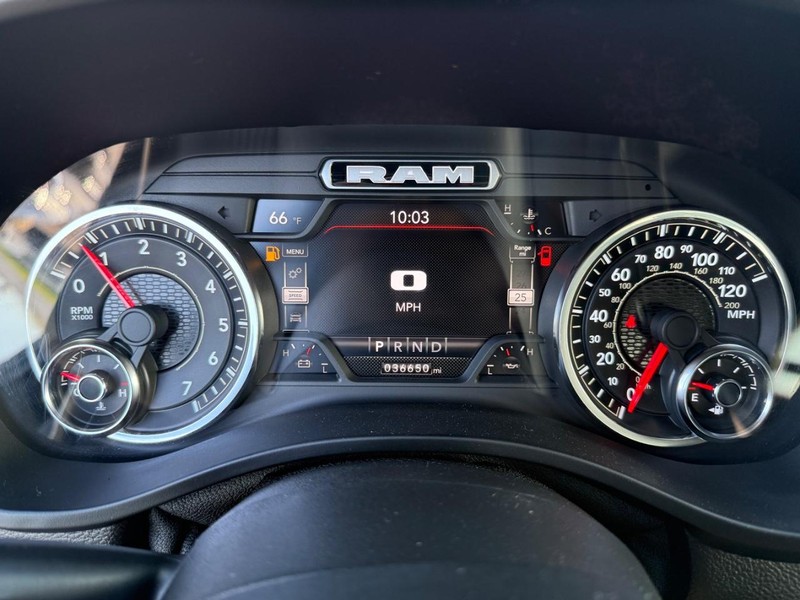 Ram 1500 Vehicle Image 22