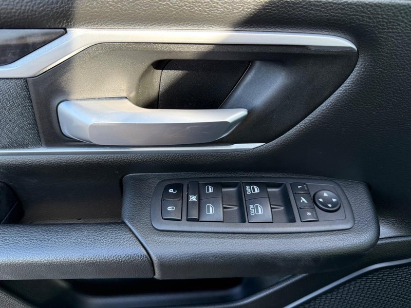 Ram 1500 Vehicle Image 24