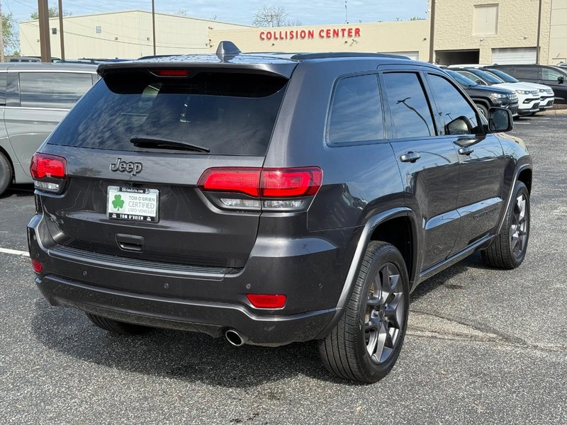 Jeep Grand Cherokee Vehicle Image 03