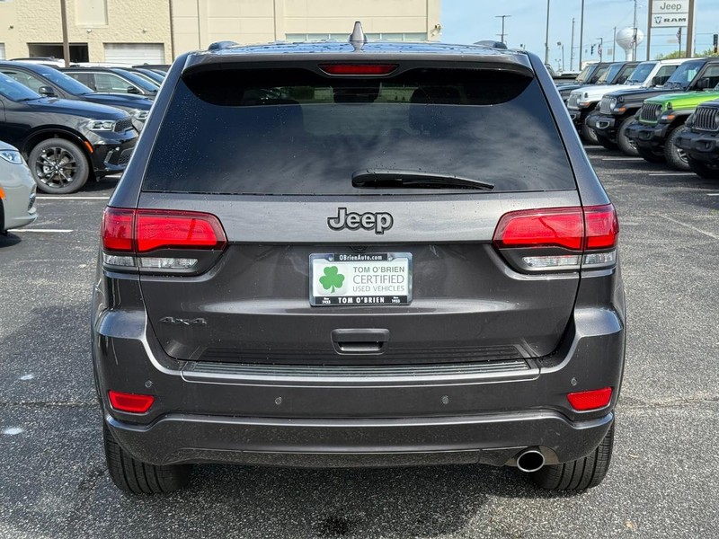 Jeep Grand Cherokee Vehicle Image 04