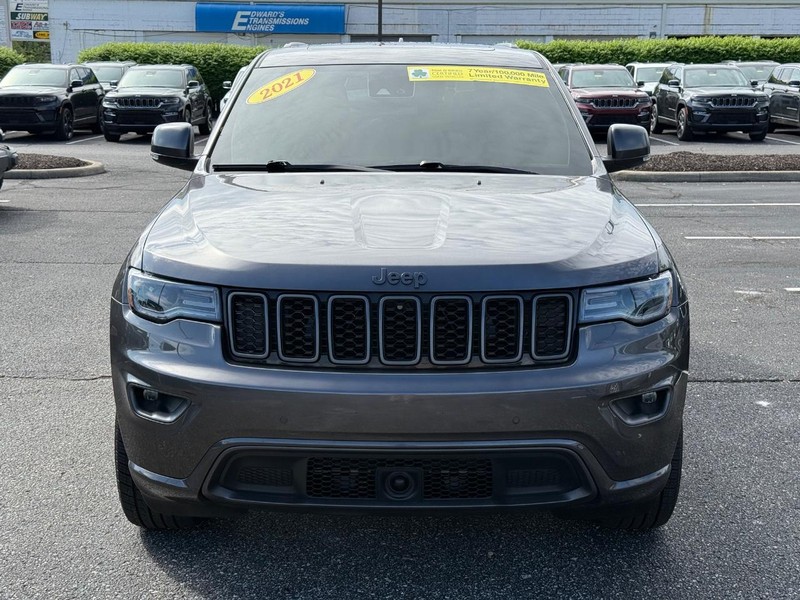 Jeep Grand Cherokee Vehicle Image 10